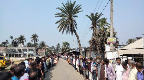 নড়াইলে প্রস্তাবিত উপজেলা বাস্তবায়নের দাবিতে মানবন্ধন এবং সমাবেশ