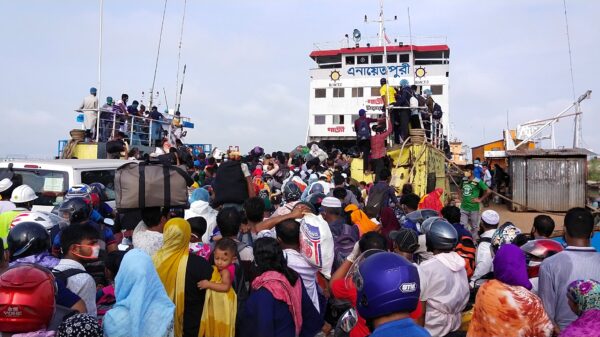 শিমুলিয়া-বাংলাবাজার-ফেরি-কম-যাত্রী-ভোগান্তির-আশঙ্কা-ঈদের-সময়