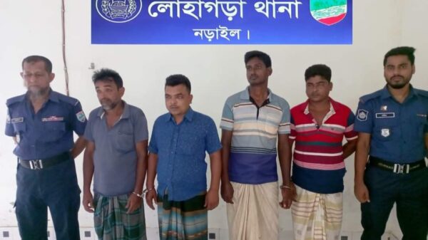 পুলিশের অভিযানে জুয়ার সরঞ্জাম ও টাকাসহ আটক-৪